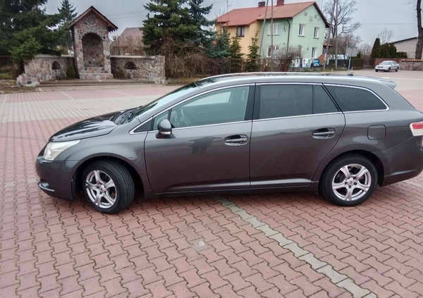 Toyota Avensis cena 26900 przebieg: 199000, rok produkcji 2009 z Biała małe 742